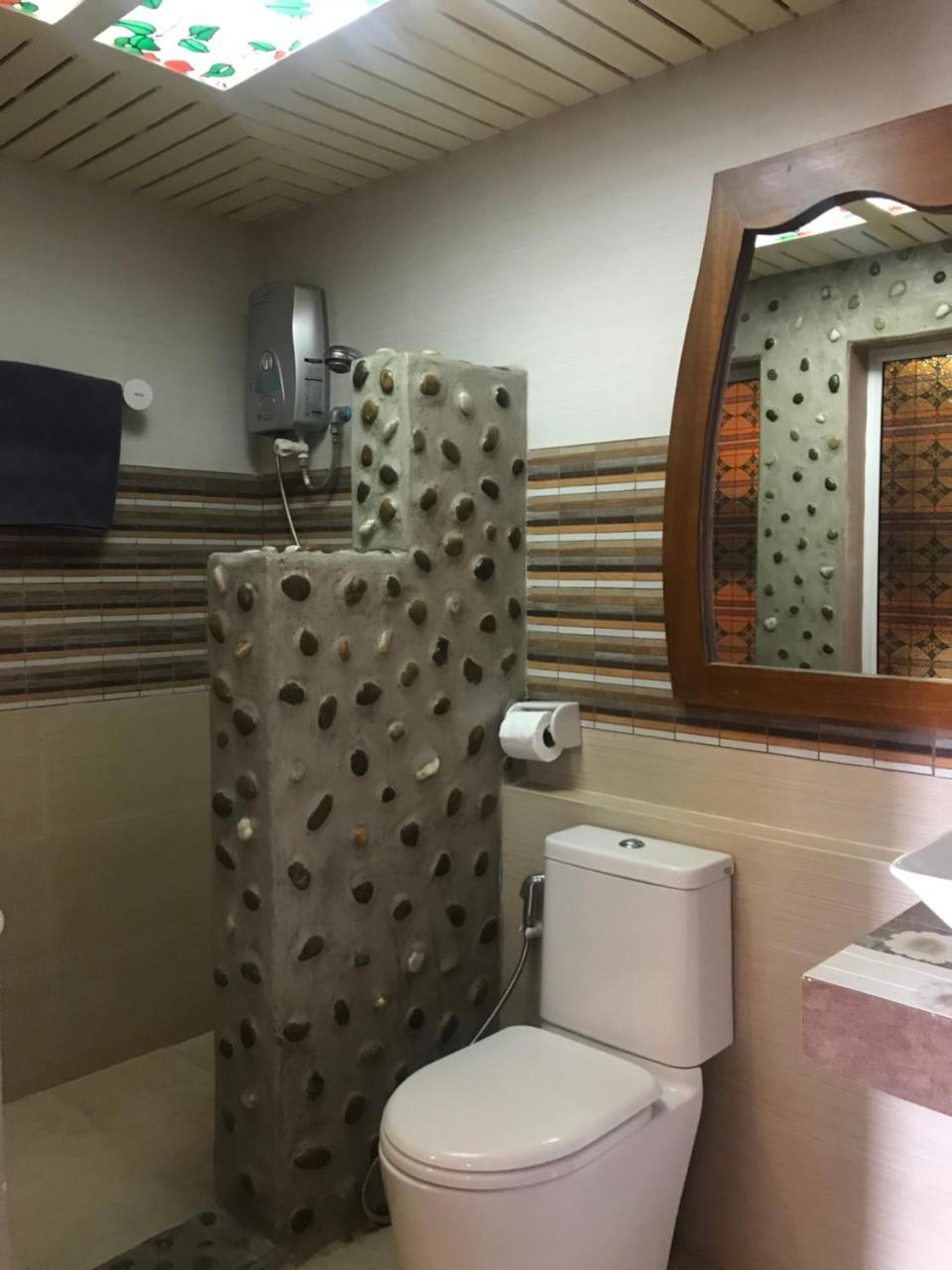 Wandee House Hotel
