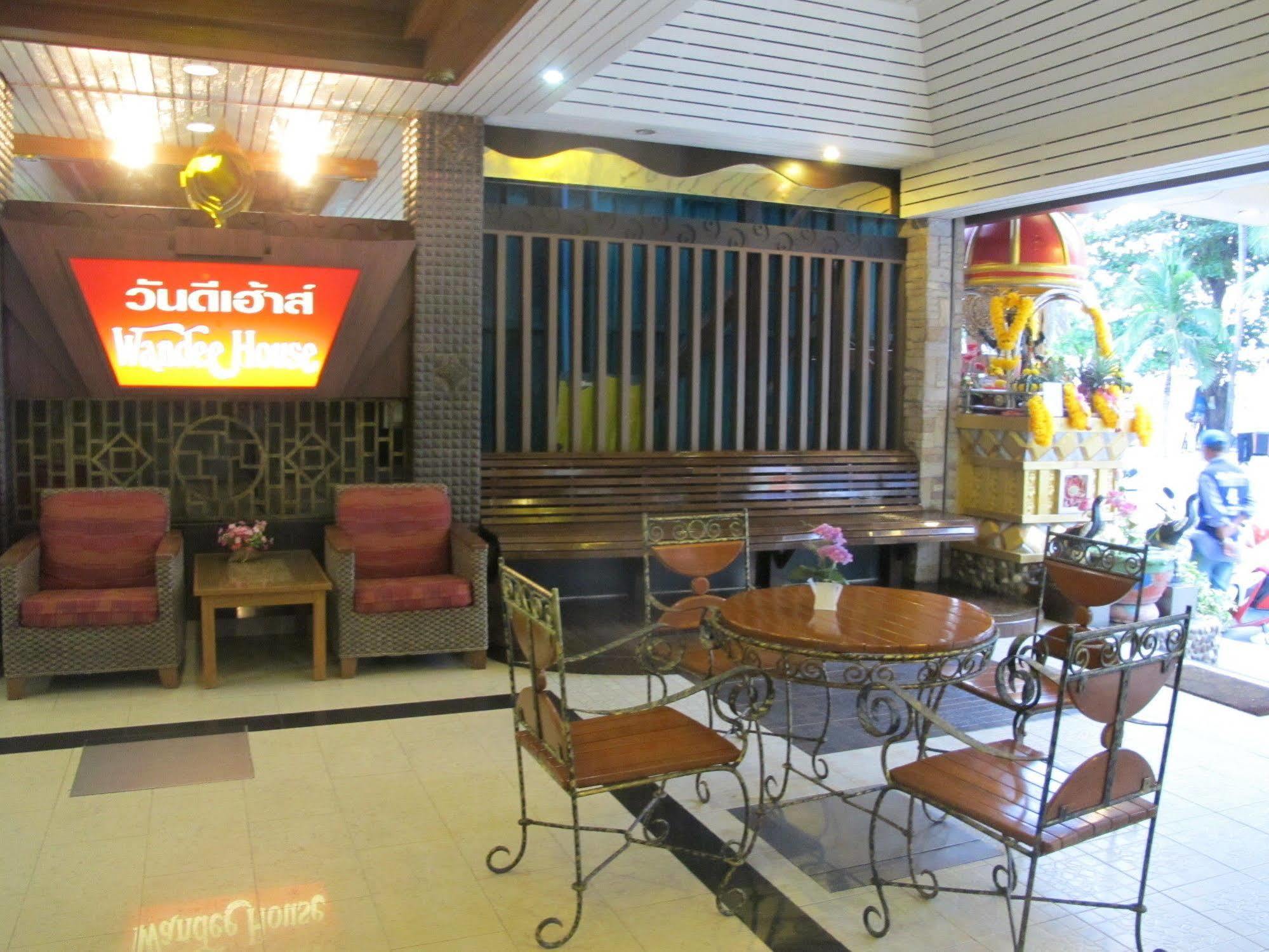 Wandee House Hotel