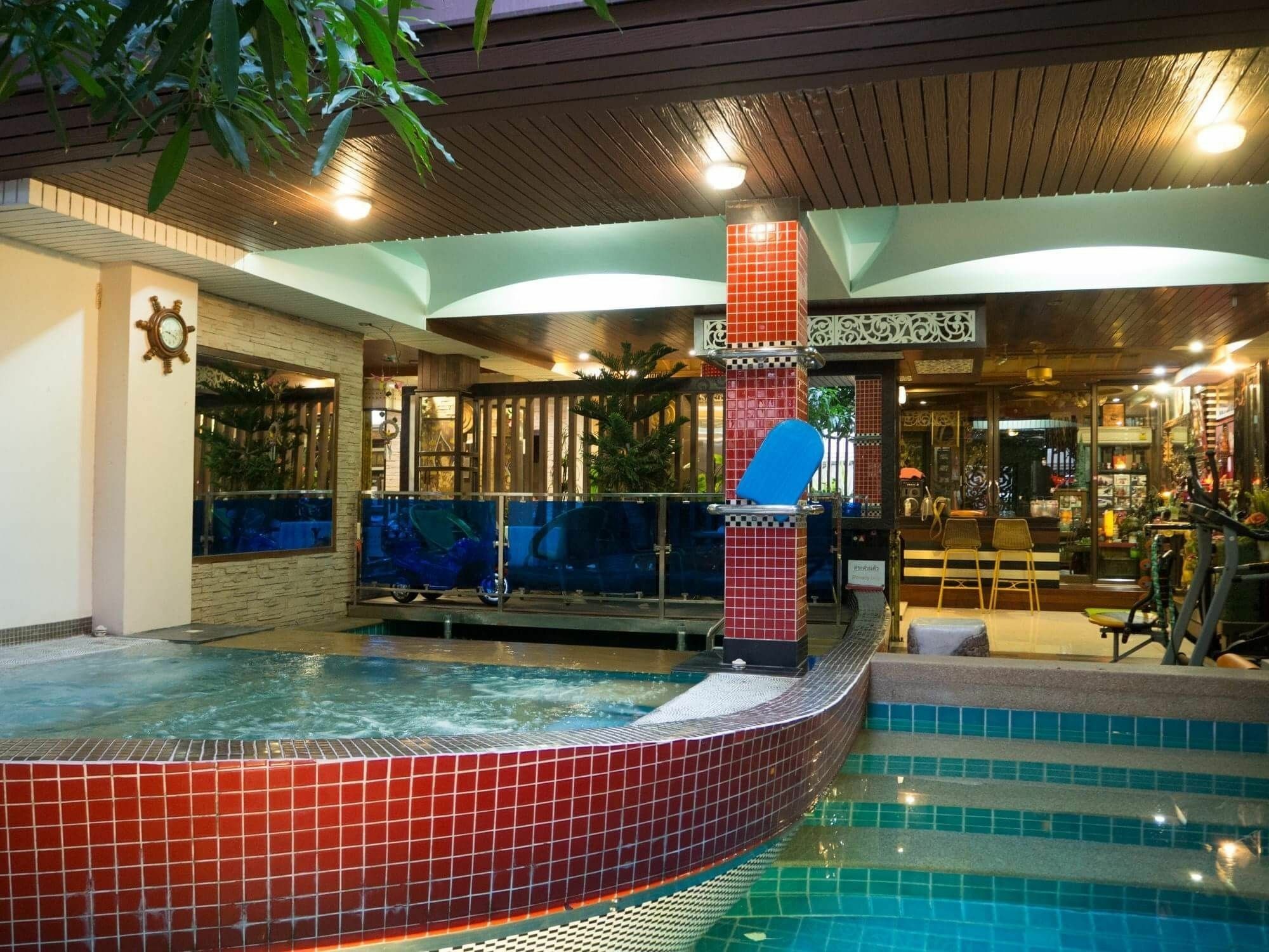Wandee House Hotel 2*